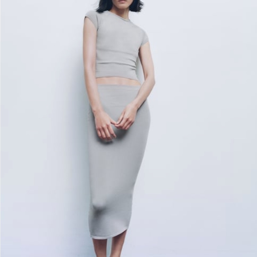 Zara grey knit midi skirt